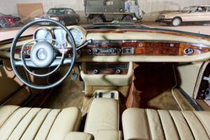 Bild 26/47 von Mercedes-Benz 280 SE (1970)