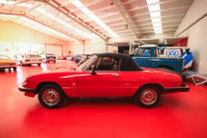 Image 3/24 of Alfa Romeo 2.0 Spider (1987)