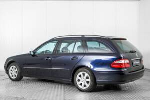Bild 6/50 von Mercedes-Benz E 320 T 4MATIC (2004)
