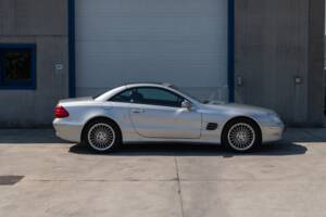 Image 15/86 de Mercedes-Benz SL 500 (2002)