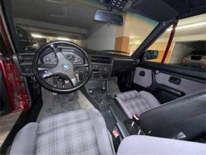 Bild 4/8 von BMW 320i (1990)