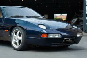 Image 14/34 of Porsche 928 (1981)