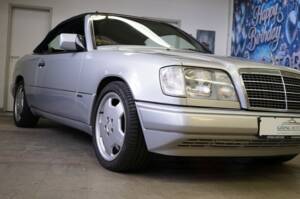 Bild 4/69 von Mercedes-Benz E 320 "Final Edition" (1997)