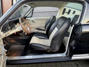 Image 16/36 of Ford Mustang 390 GTA (1966)