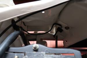 Image 21/32 of Mercedes-Benz 200 D (1966)