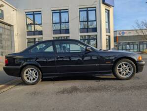 Immagine 63/72 di BMW 328i (1996)