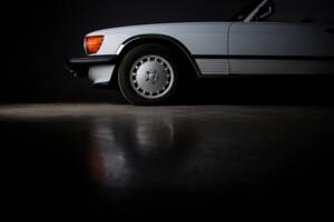 Image 44/48 of Mercedes-Benz 560 SL (1988)