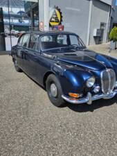 Image 3/18 of Jaguar S-Type 3.8 (1964)