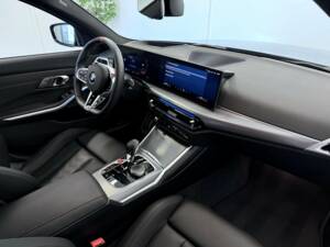Image 19/34 of BMW M3 Competition Touring xDrive (2025)
