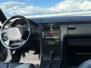Bild 19/24 von Mercedes-Benz E 50 AMG (1997)