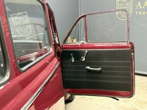 Image 49/50 of Volvo P 210 Duett (1962)