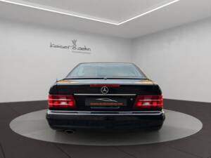 Immagine 7/22 di Mercedes-Benz SL 500 (2001)
