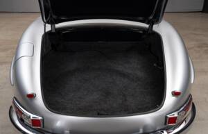Image 29/47 of Mercedes-Benz 300 SL Roadster (1963)