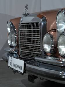 Image 8/57 of Mercedes-Benz 280 SE 3,5 (1971)