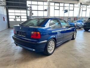 Imagen 8/51 de BMW 323ti Compact (1998)