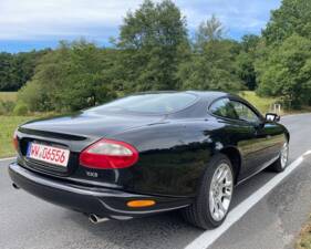 Image 6/14 of Jaguar XK8 4.0 (1999)