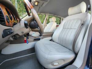 Image 4/30 de Jaguar XJ 8 4.0 Executive (1998)