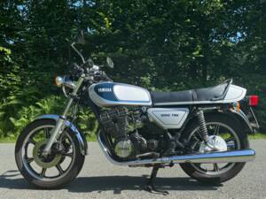 Image 1/20 of Yamaha XS 750 (1979)