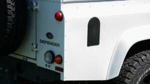 Image 7/16 of Land Rover Defender 110 (2015)