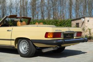Image 31/50 of Mercedes-Benz 450 SL (1977)