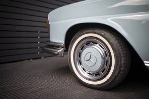 Image 29/39 of Mercedes-Benz 280 SE 3,5 (1971)