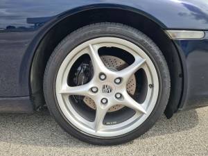 Image 17/23 of Porsche 911 Carrera (2004)