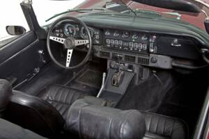 Image 17/19 de Jaguar Type E V12 (1974)