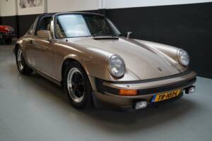 Immagine 2/50 di Porsche 911 SC 3.0 (1982)