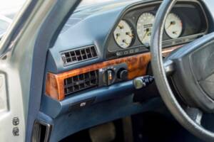 Image 91/100 of Mercedes-Benz 500 SEL (1983)