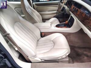 Bild 42/65 von Jaguar XKR (1998)