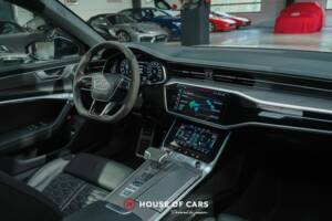 Immagine 16/24 di Audi RS6 Avant (2023)
