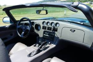 Image 30/35 of Dodge Viper RT/10 (1994)