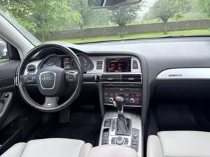 Imagen 3/42 de Audi S6 Avant 5.2 V10 quattro (2006)