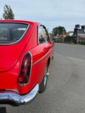 Image 9/28 of MG MGB GT (1966)