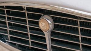 Bild 39/81 von Jaguar E-Type V12 (2+2) (1971)