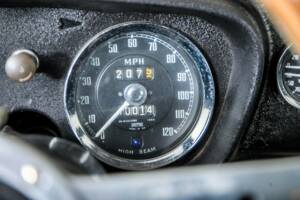 Image 13/50 of MG MGB GT (1967)