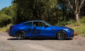 Image 2/47 of BMW M4 CS (2025)