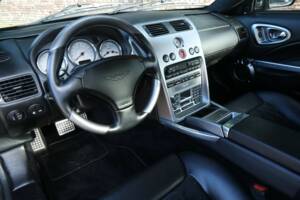 Image 15/50 of Aston Martin V12 Vanquish (2003)