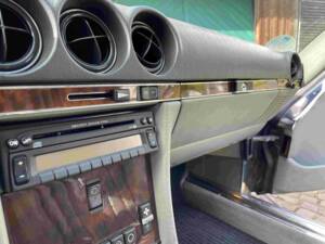 Immagine 19/56 di Mercedes-Benz 500 SL (1985)
