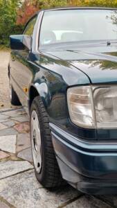 Afbeelding 7/38 van Mercedes-Benz E 200 (1995)