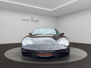 Image 4/23 de Porsche 911 Carrera (2002)
