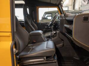 Image 26/47 of Land Rover Defender 90 Works V8 (2013)