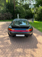 Immagine 20/77 di Porsche 928 GT (1990)