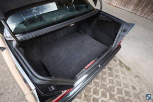 Image 31/98 of Mercedes-Benz 300 E-24 (1992)