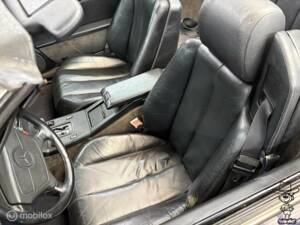 Image 10/40 of Mercedes-Benz 300 SL-24 (1990)