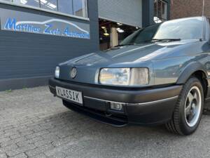 Image 30/33 of Volkswagen Passat 1.8 (1989)