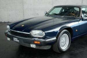 Image 6/50 of Jaguar XJS 5.3 V12 (1993)