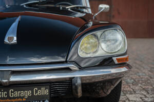 Image 5/56 of Citroën DS 20 Pallas (1971)