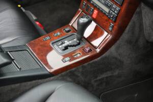 Immagine 7/17 di Mercedes-Benz SL 280 (1995)