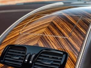 Bild 49/79 von Aston Martin DB 9 GT Volante (2017)